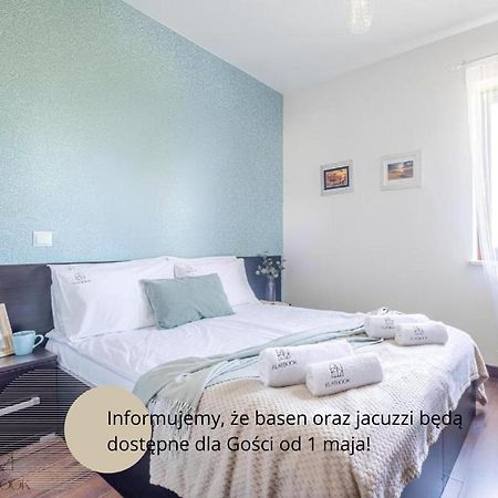 Sztutowo Lazurowy Dwor - Apartamenty Oraz Pokoje Z Basenem I Parkingiem Екстериор снимка