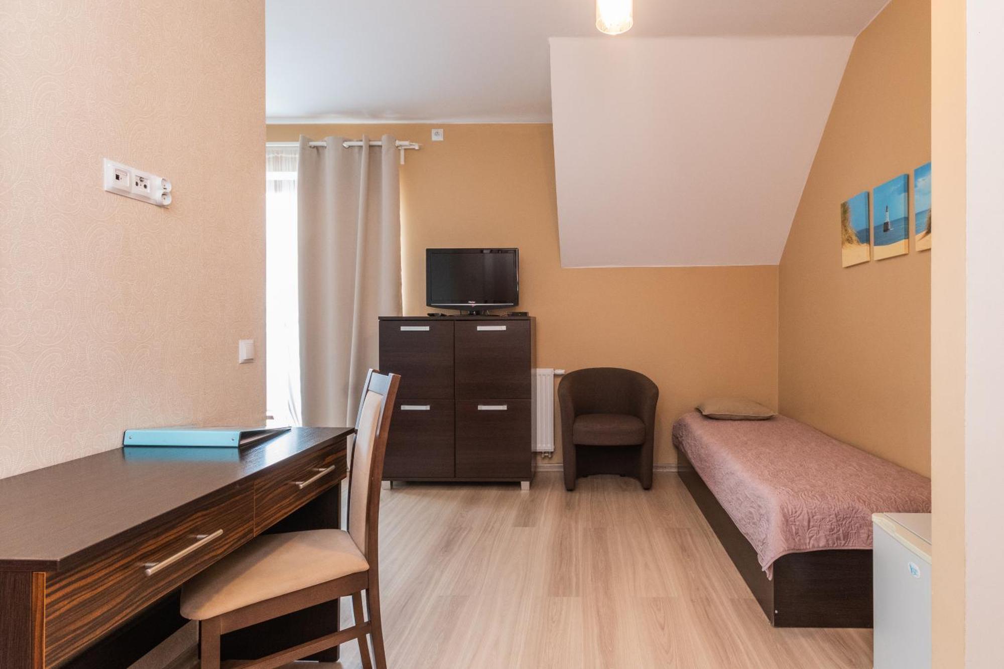Sztutowo Lazurowy Dwor - Apartamenty Oraz Pokoje Z Basenem I Parkingiem Стая снимка
